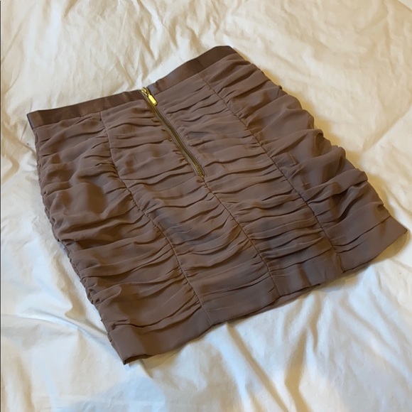 H&M Ruching high waisted skirt - Picture 2 of 3